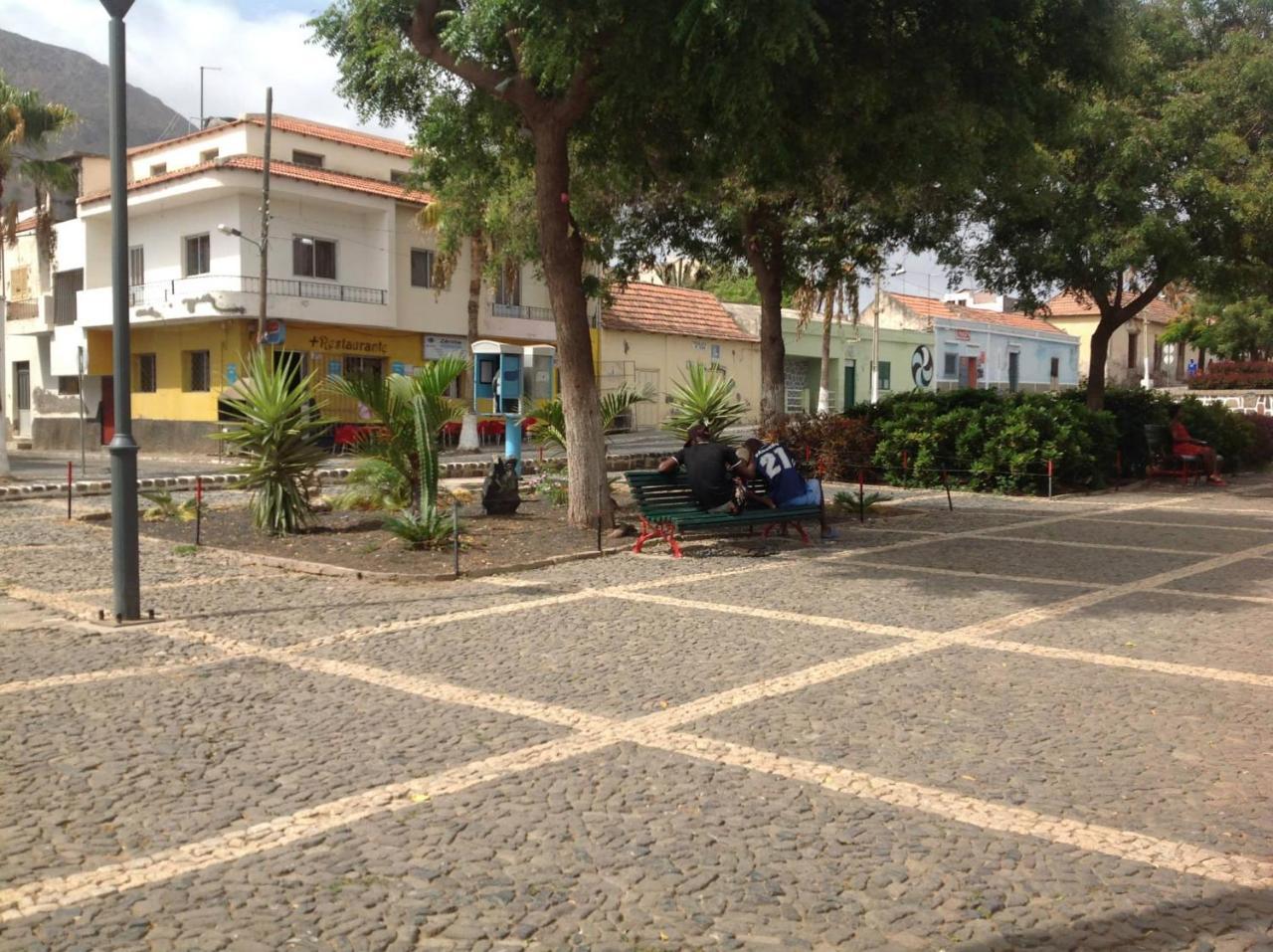 Casa Cabral : Big Apartment Next To The Beach Tarrafal  Exterior foto